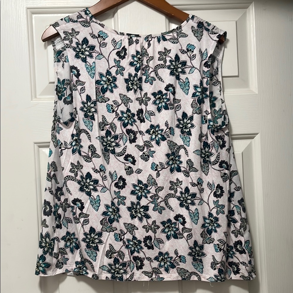 LOFT Sleeveless Mixed Media Floral Top - Picture 5 of 5